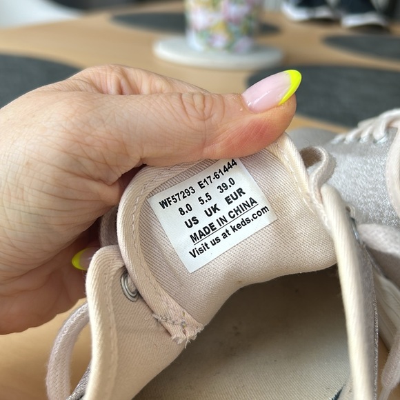 Keds Women's Triple Lurex Fashion Sneaker, Champagne size 8 - Picture 4 of 4